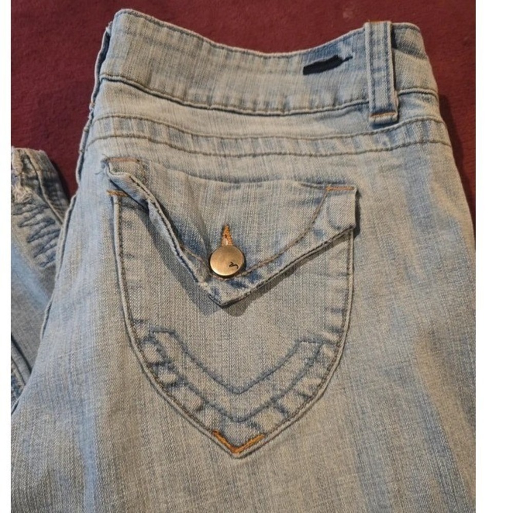 Vanity women's bootcut jeans in 30W x 33L.